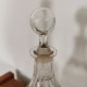 Carafes et flacon de parfum anciens