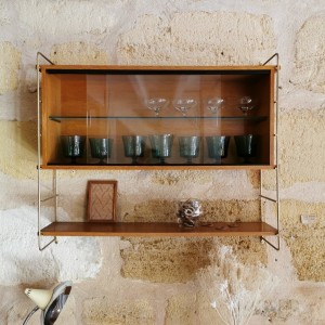 Etagère avec vitrine style String