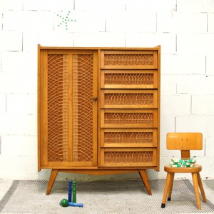 Armoire penderie en bois et rotin