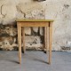 Petite table en bois ancienne herbe de bison 