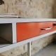 Bureau enfant années 70 en métal et formica rouge 