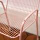 Chaise en métal rose 3