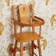 Chaise haute de poupée ancienne