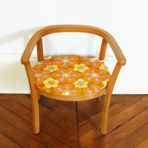 Petit fauteuil Baumann et son coussin 70's 1