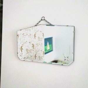 Ancien miroir rectangulaire biseauté et gravé