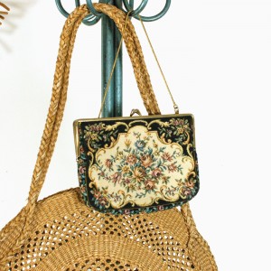 Petit sac en tapisserie vintage