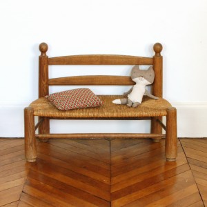 Banc ancien paillé pour enfants