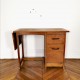 Bureau ancien pour enfants