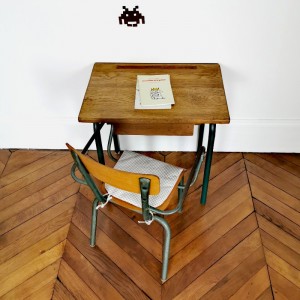 Ensemble bureau et chaise d'école vintage 1